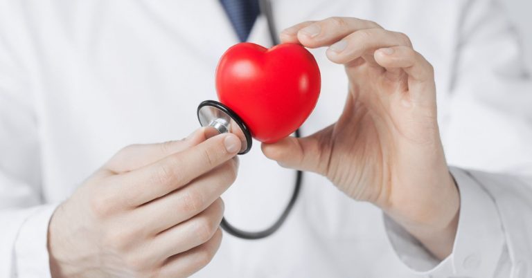 Por que é fundamental realizar acompanhamento com um médico cardiologista a partir dos 40 anos